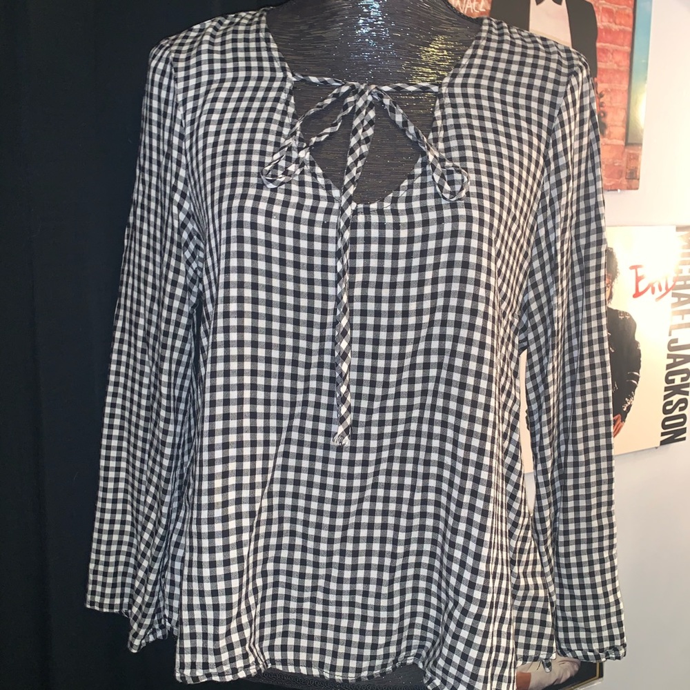 Black & White Blouse - Picture 1 of 4